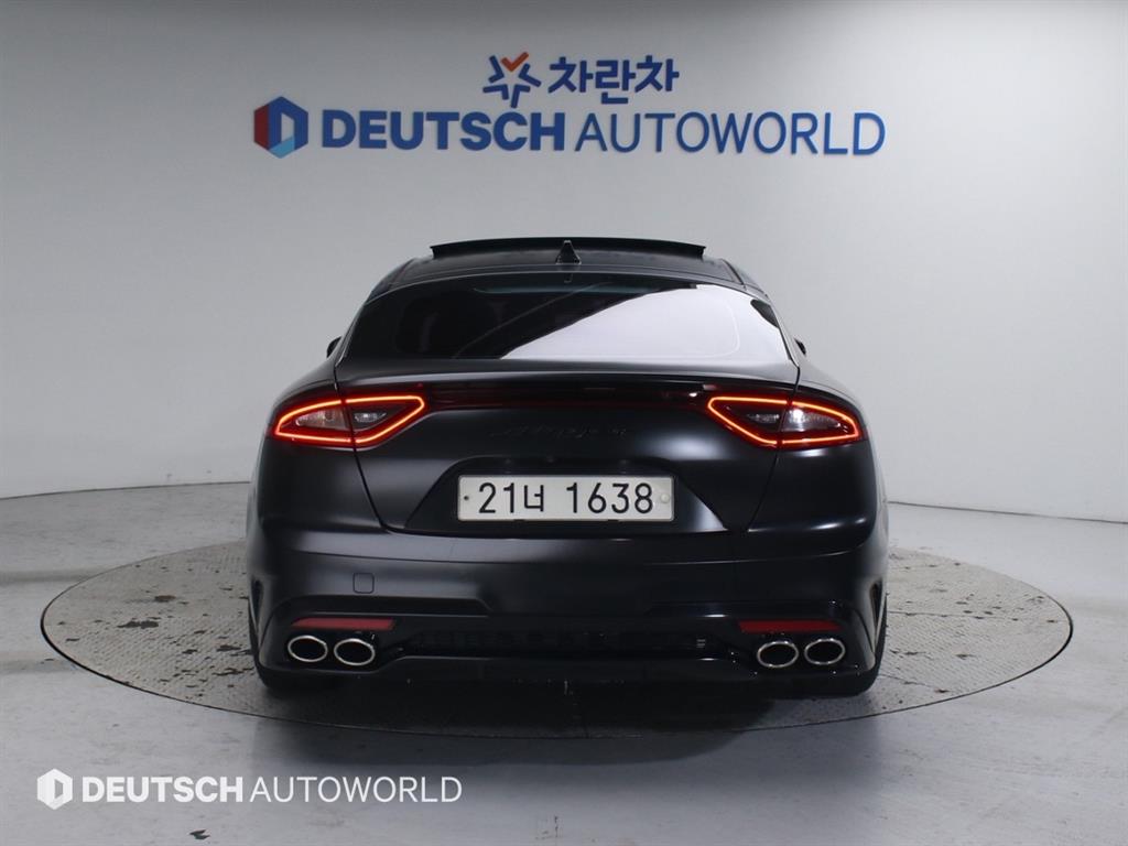 KIA Stinger - Vista 4