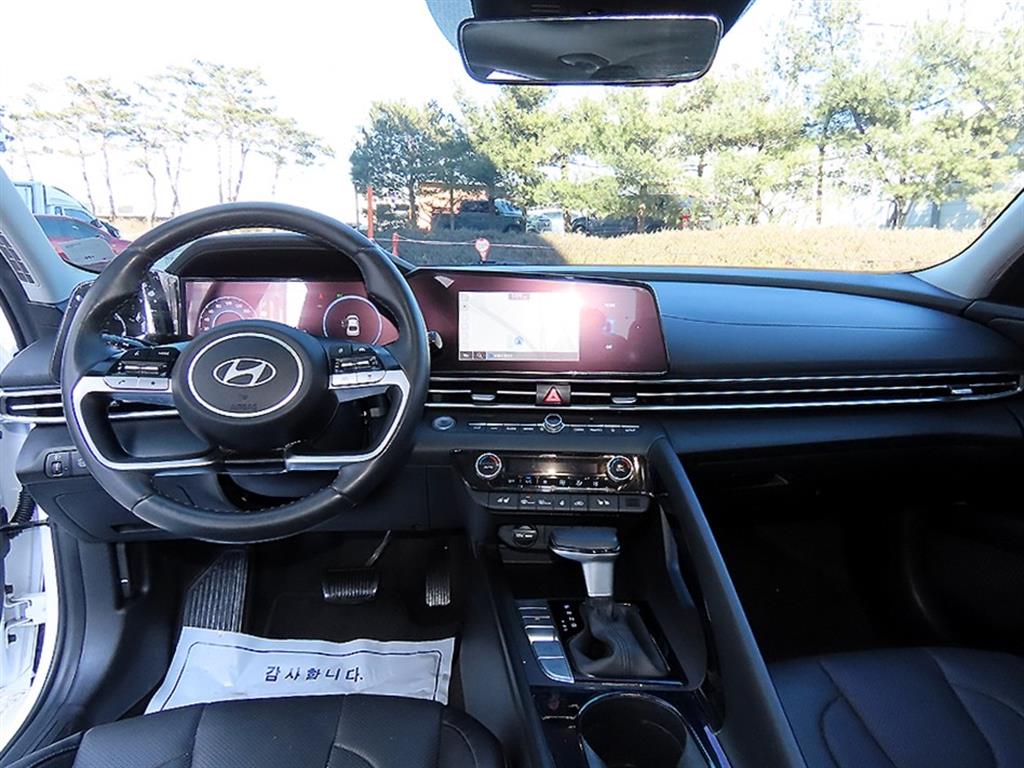 HYUNDAI Avante - Vista 7