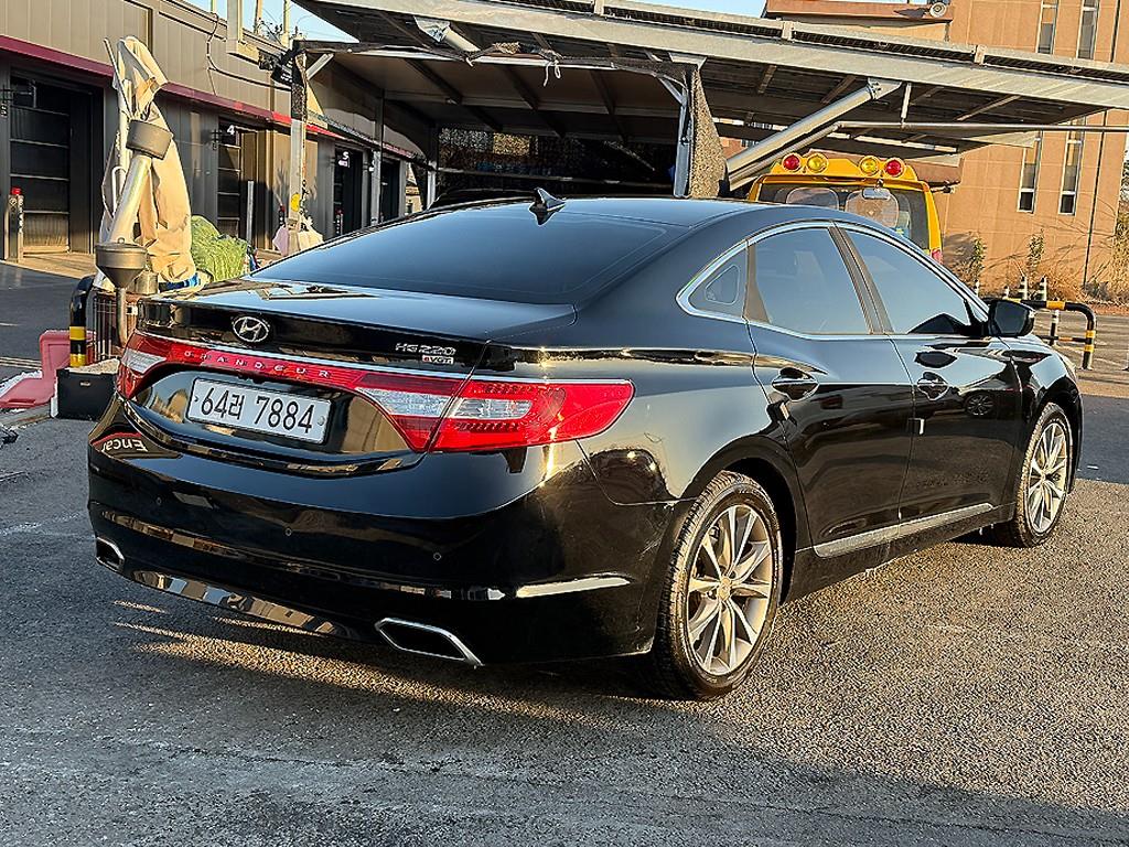 HYUNDAI Grandeur - Vista 4