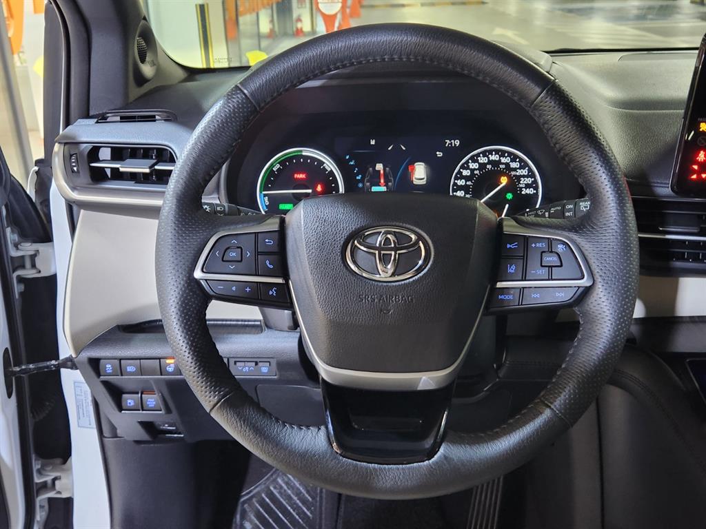 Toyota Siena - Vista 7