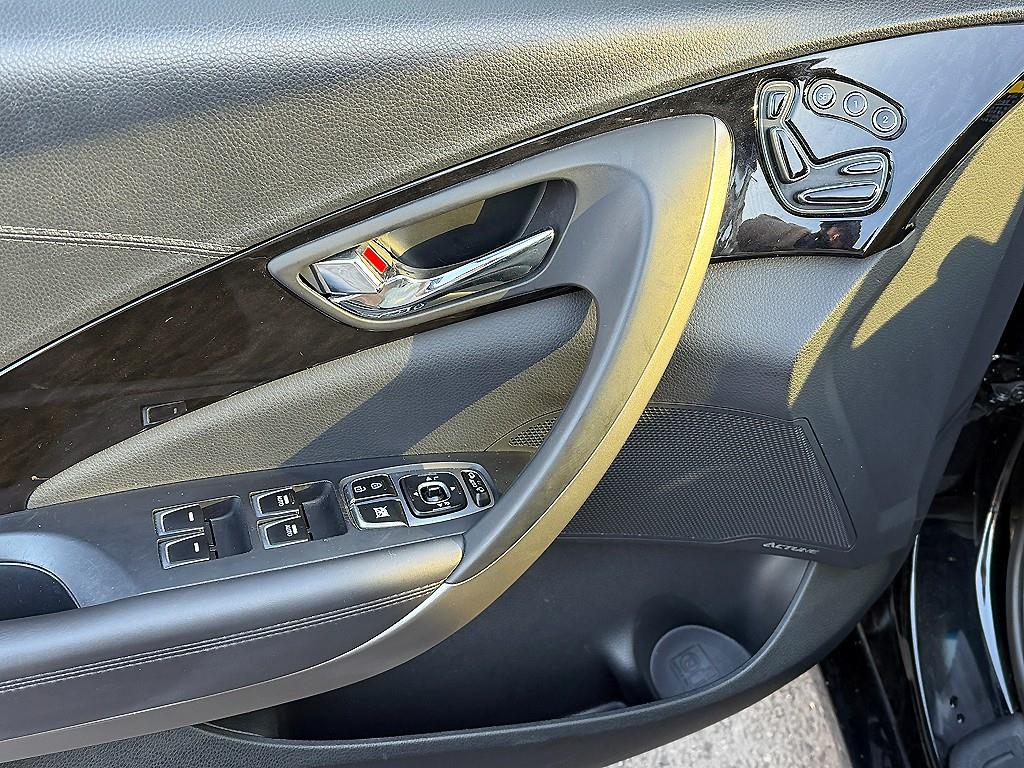 HYUNDAI Grandeur - Vista 12