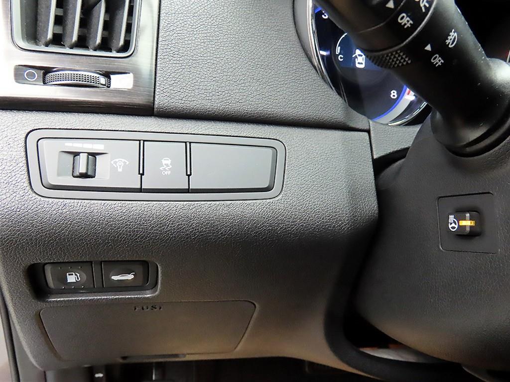 HYUNDAI Sonata - Vista 12