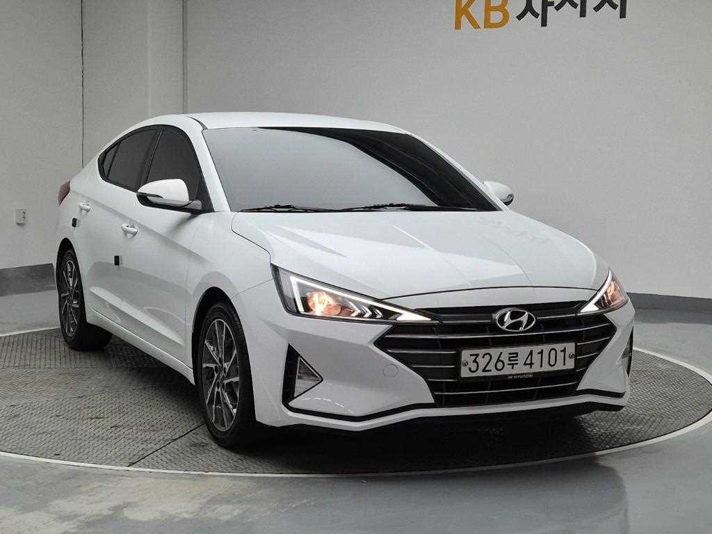 HYUNDAI Avante - Vista 4