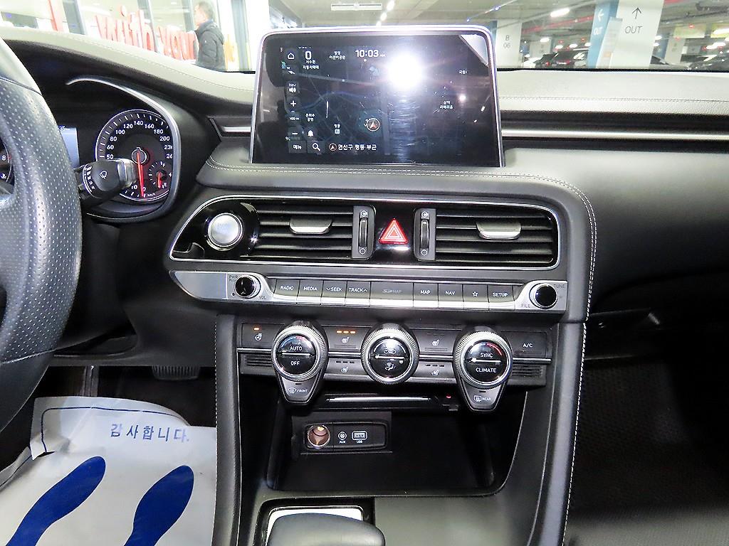 Genesis G70 - Vista 11