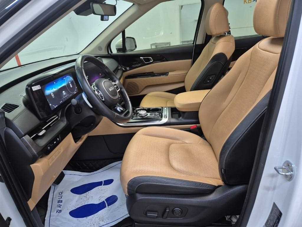 KIA Carnival - Vista 11