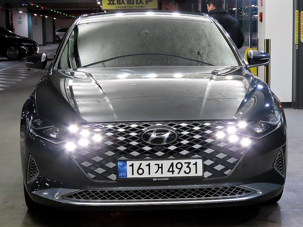 HYUNDAI Grandeur - Vista 2