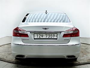 HYUNDAI Genesis - Vista 6