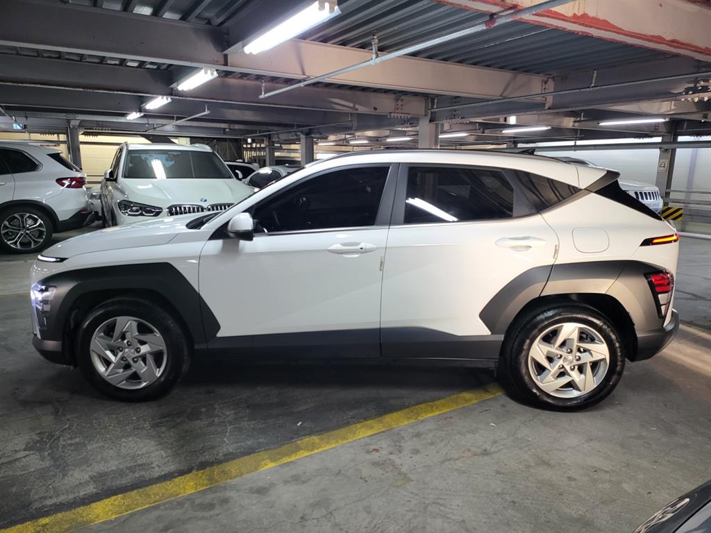 HYUNDAI Kona - Vista 4