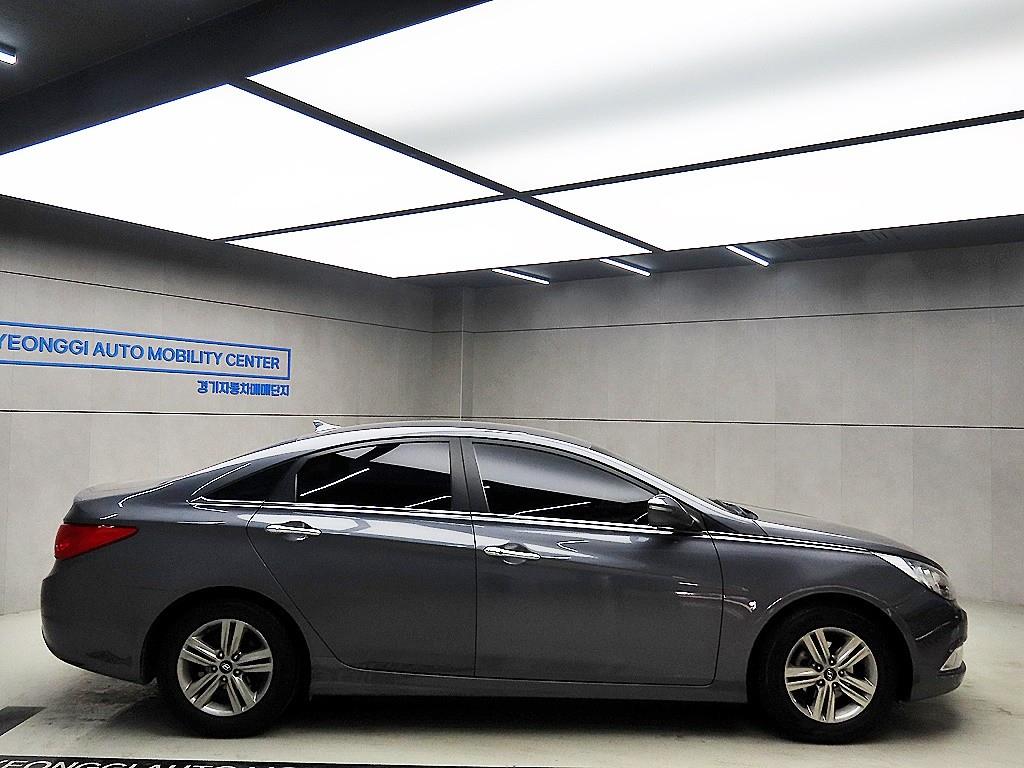 HYUNDAI Sonata - Vista 2