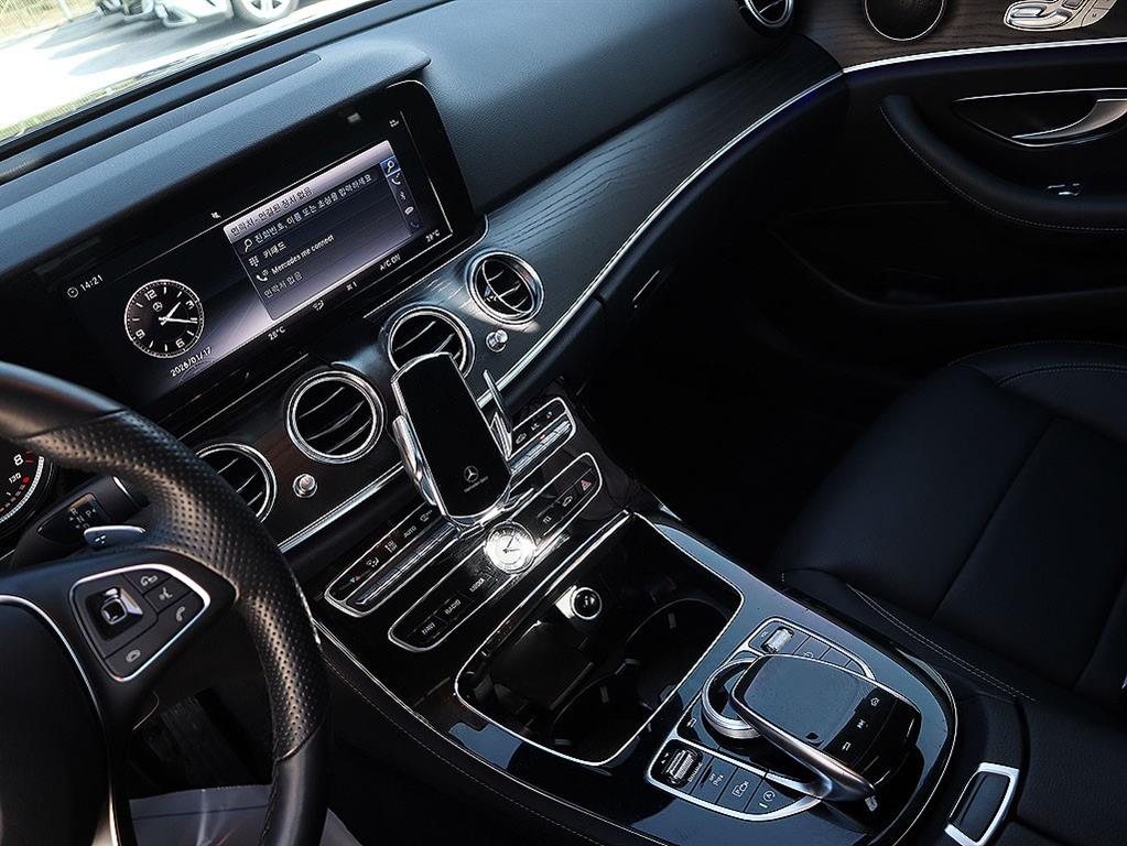 Mercedes Benz E class - Vista 10