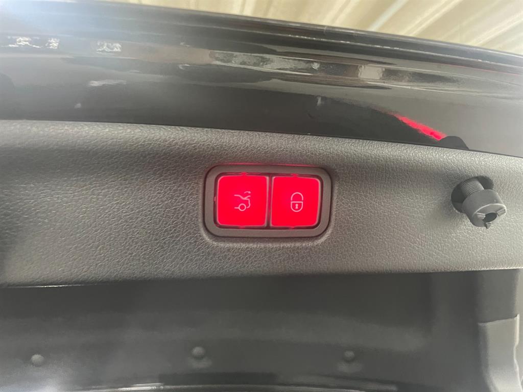 Mercedes Benz C Class 2022 Gris - Importación desde Corea - HF Imports Iquique - Foto 18