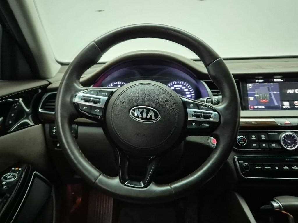 KIA K7 - Vista 9