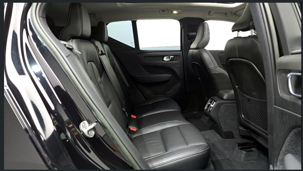 Volvo XC40 2023 Negro - Importación desde Corea - HF Imports Iquique - Foto 14