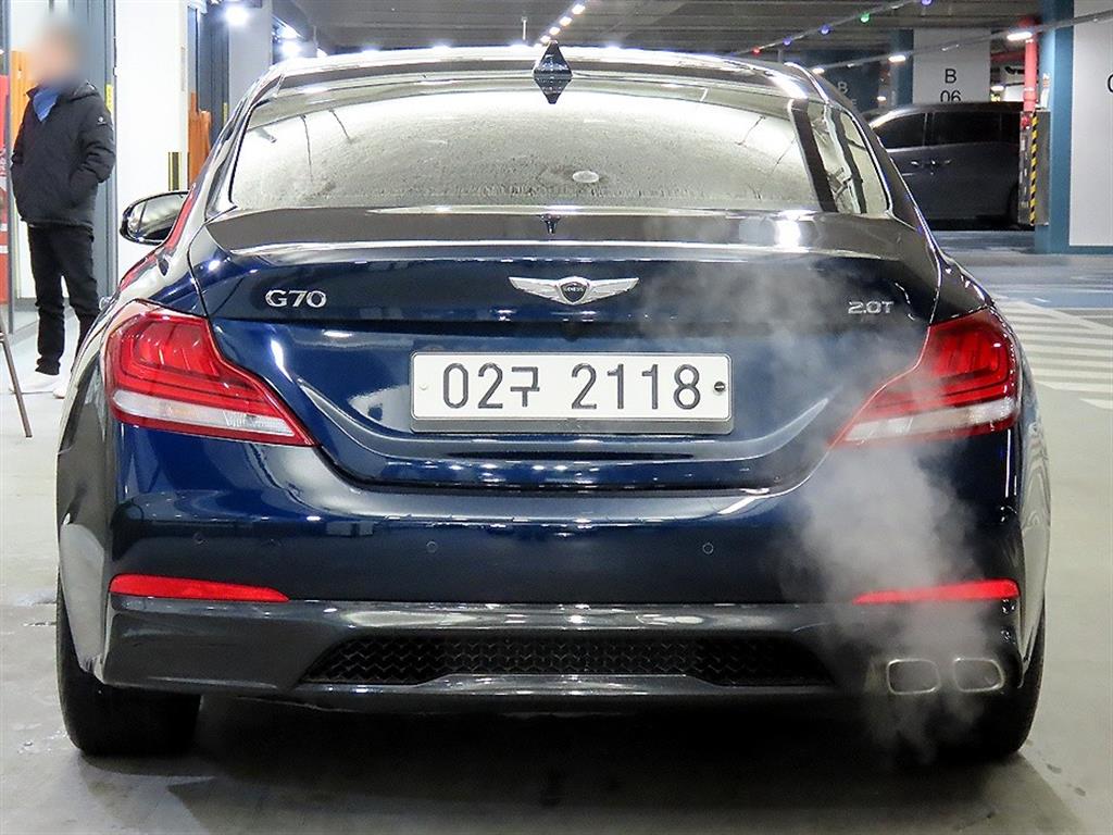 Genesis G70 - Vista 5