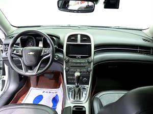 Chevrolet Malibu - Vista 10