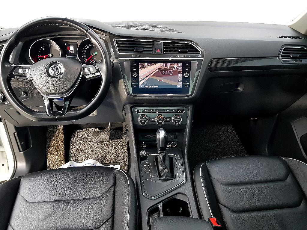 Volkswagen Tiguan - Vista 5