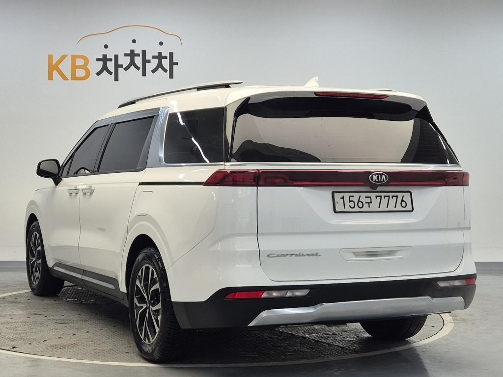 KIA Carnival - Vista 2