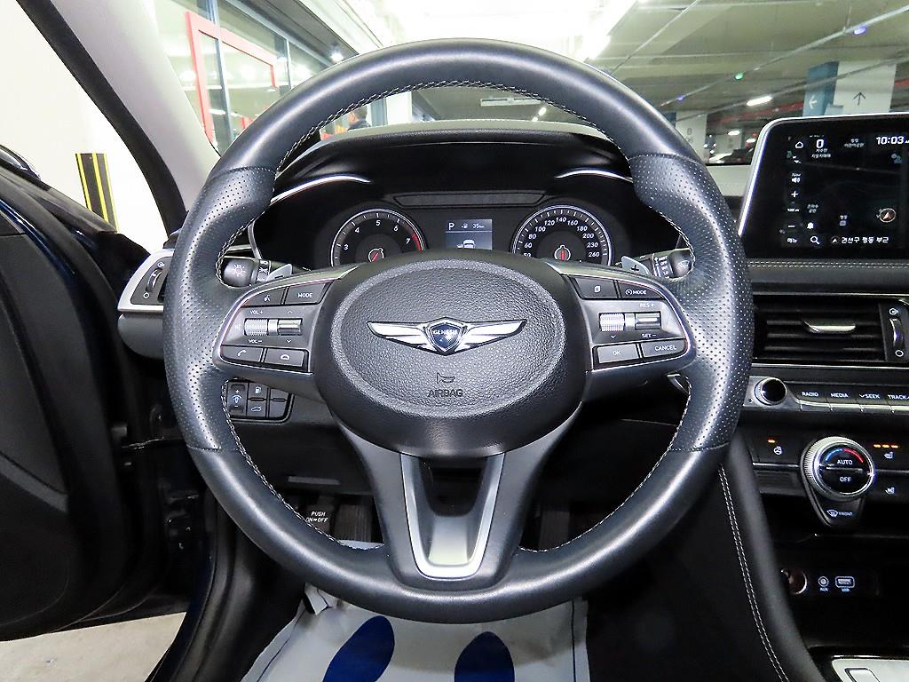 Genesis G70 - Vista 8