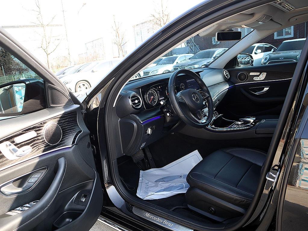 Mercedes Benz E class - Vista 6