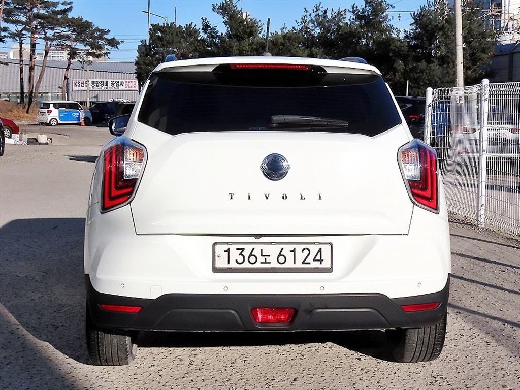 Ssangyong Tivoli - Vista 4