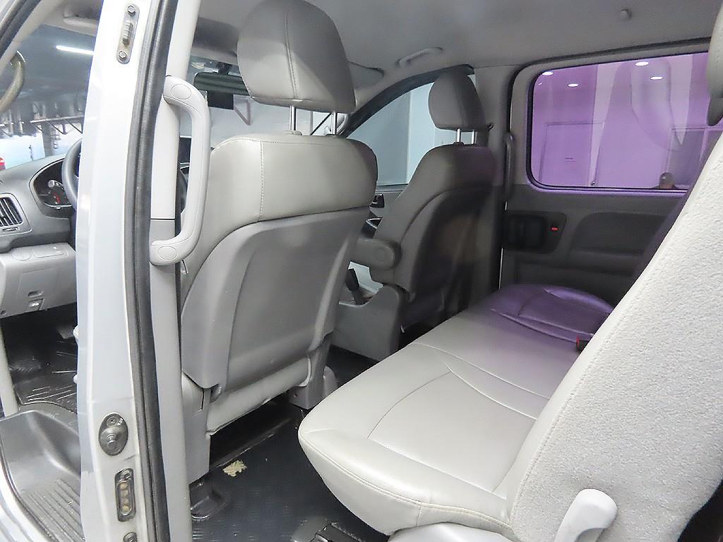 HYUNDAI Starex 2015 Gris - Importación desde Corea - HF Imports Iquique - Foto 9