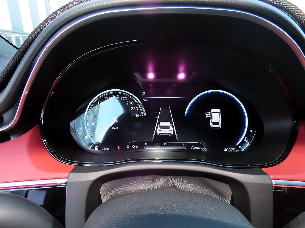 Genesis GV70 - Vista 9