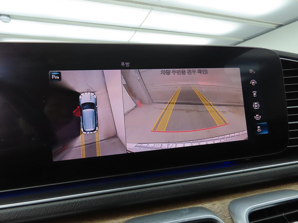 Mercedes Benz GLE Class - Vista 12