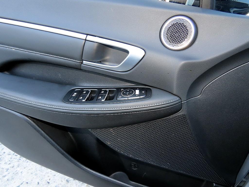 HYUNDAI Sonata - Vista 12