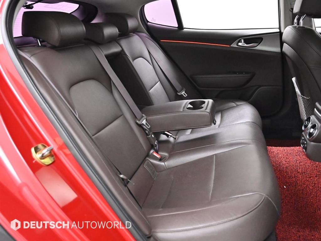 KIA Stinger - Vista 12