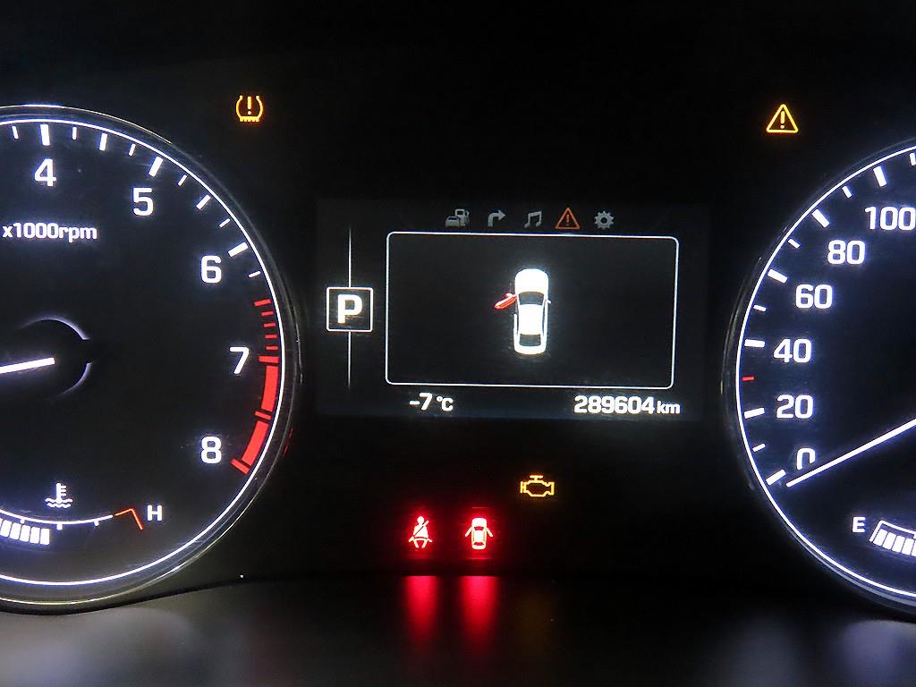 HYUNDAI Genesis - Vista 9