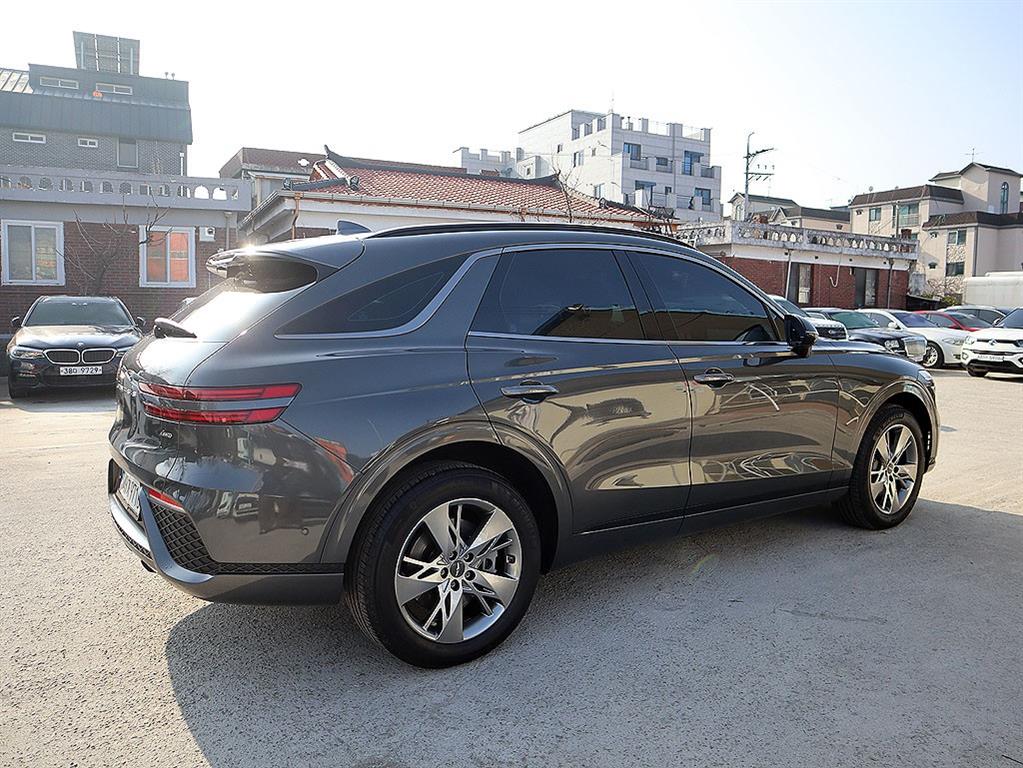 Genesis GV70 - Vista 4