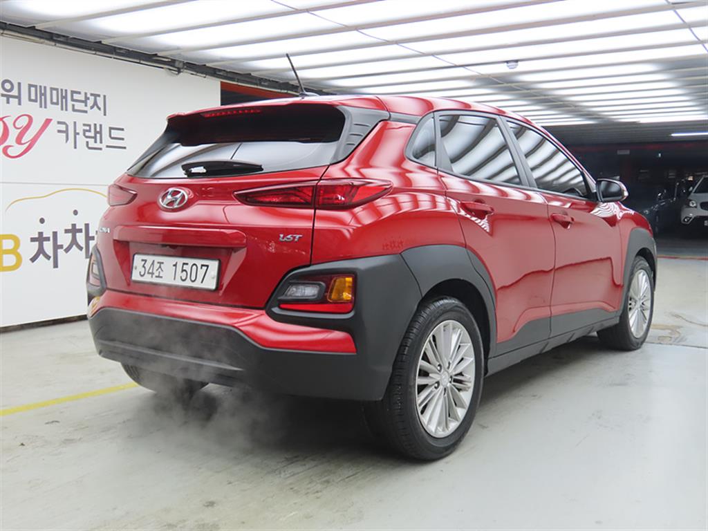 HYUNDAI Kona - Vista 4
