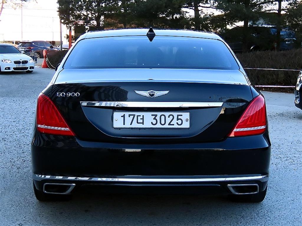 Genesis EQ900 - Vista 4