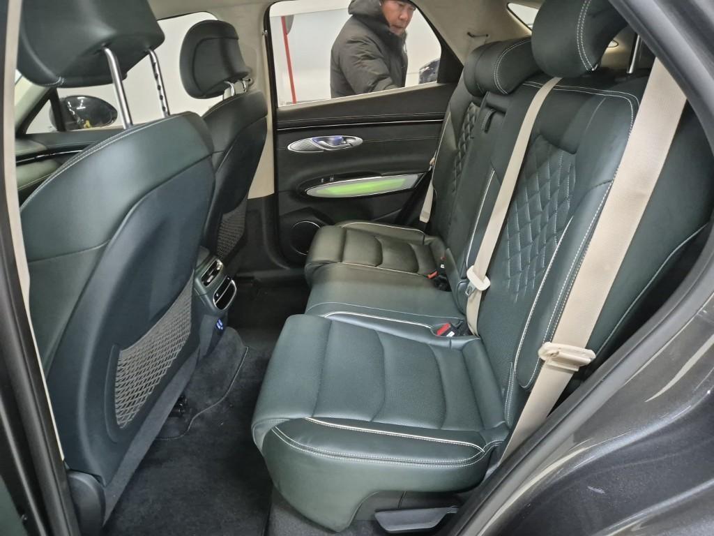 Genesis GV70 - Vista 11