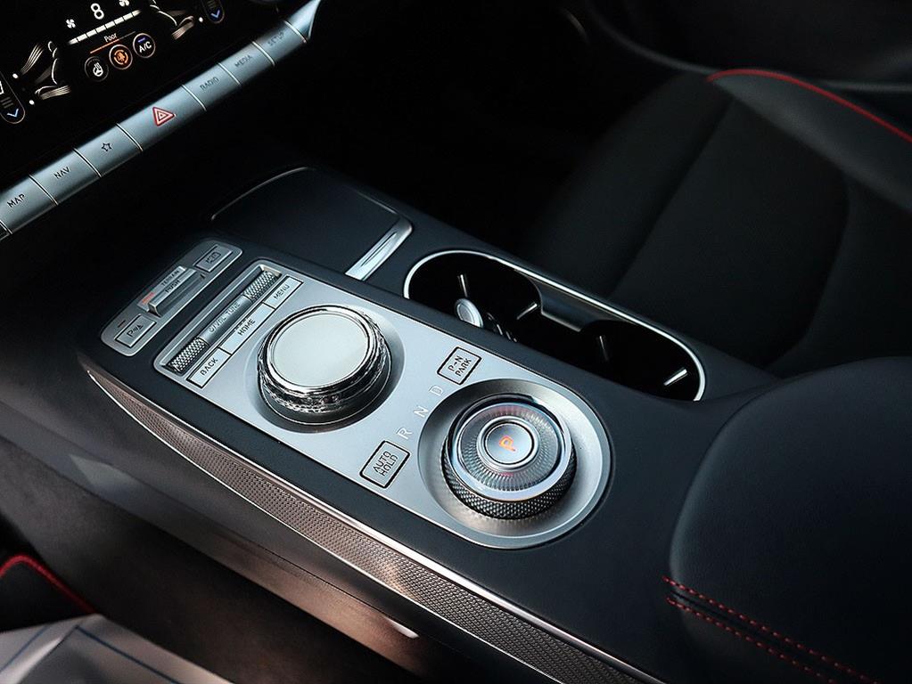 Genesis GV70 - Vista 12