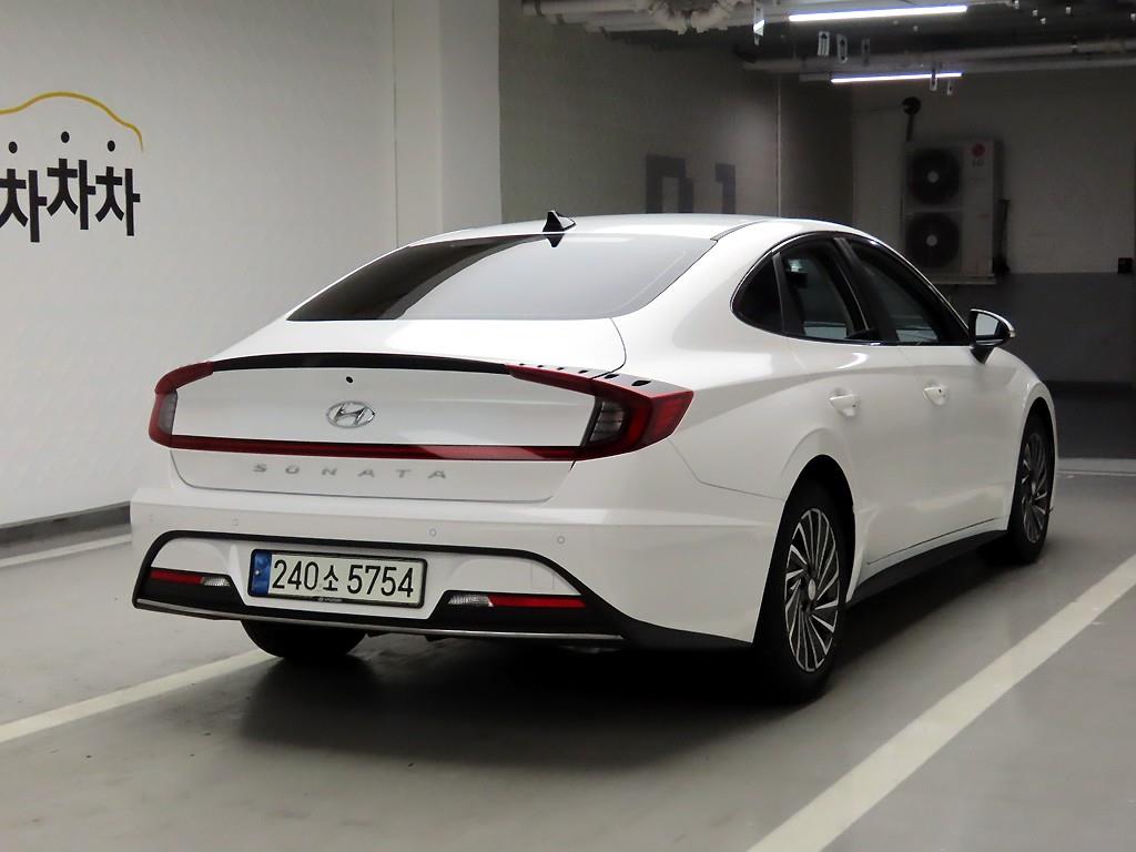 HYUNDAI Sonata - Vista 4