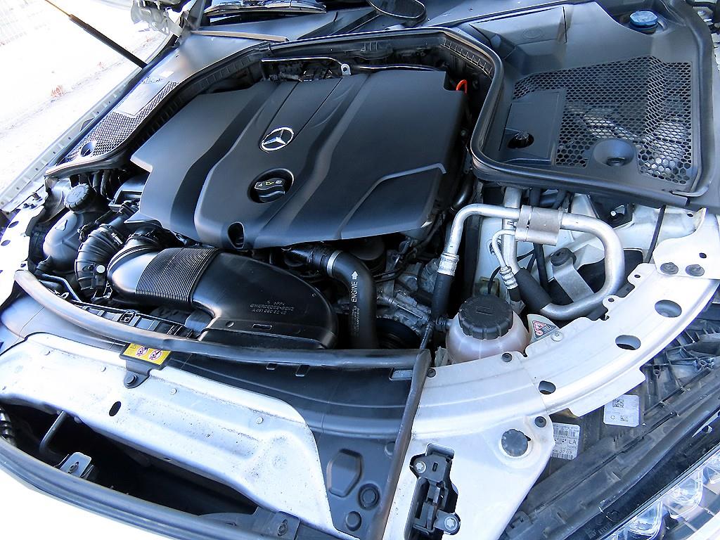 Mercedes Benz C Class 2016 Blanco - Importación desde Corea - HF Imports Iquique - Foto 19