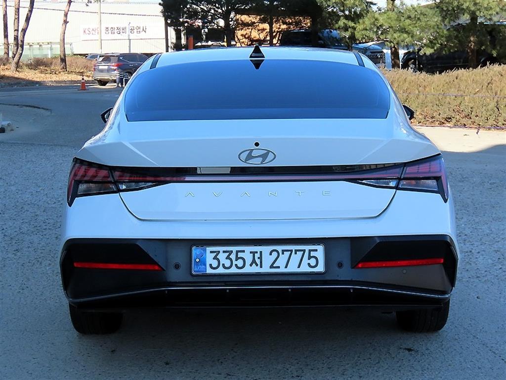 HYUNDAI Avante - Vista 4