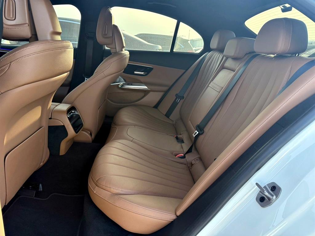 Mercedes Benz E class - Vista 8