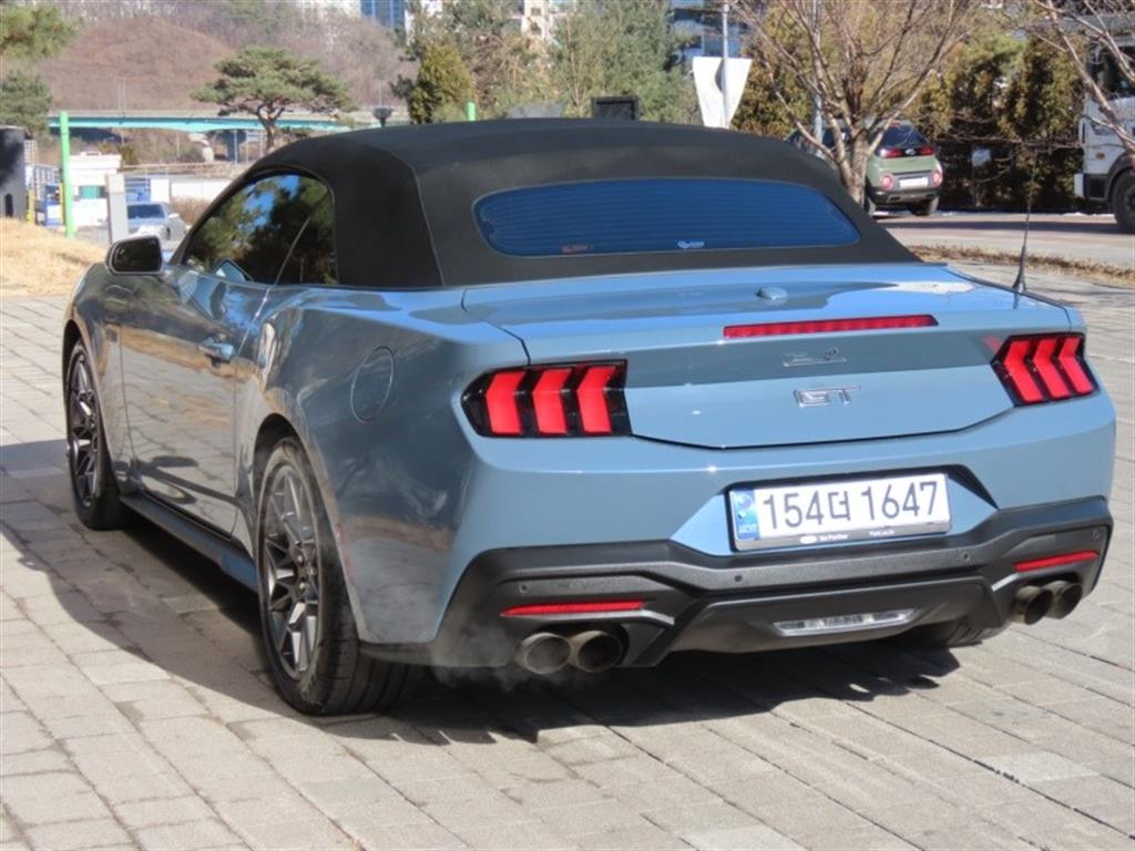 Ford Mustang - Vista 7