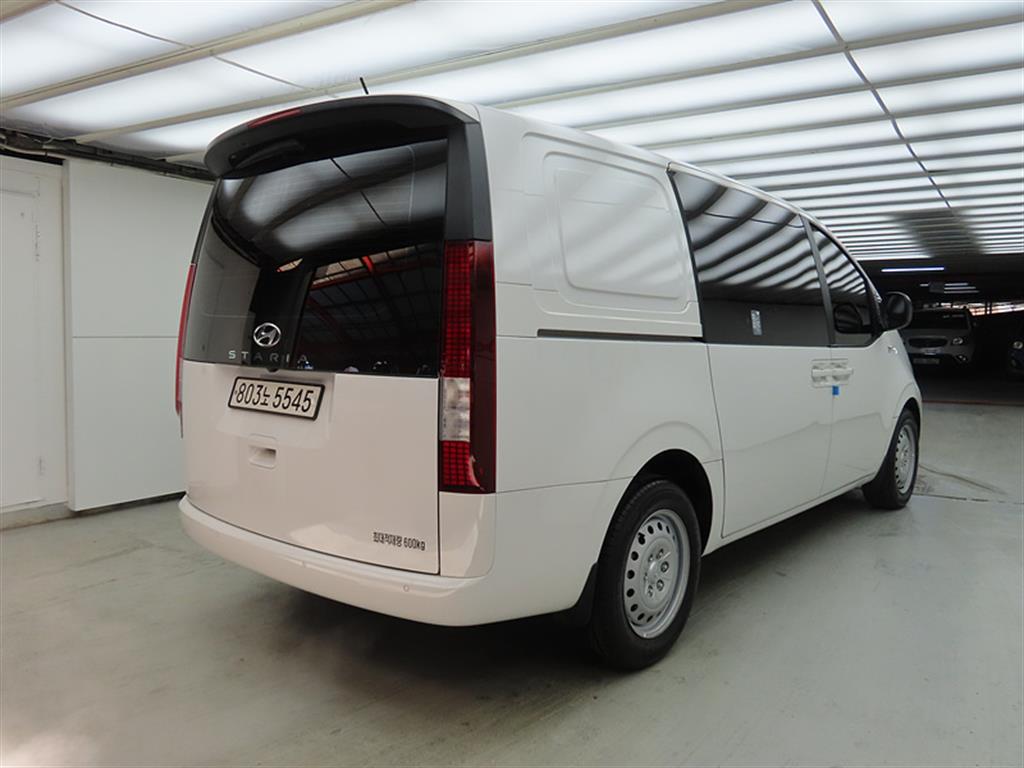 HYUNDAI Staria - Vista 4