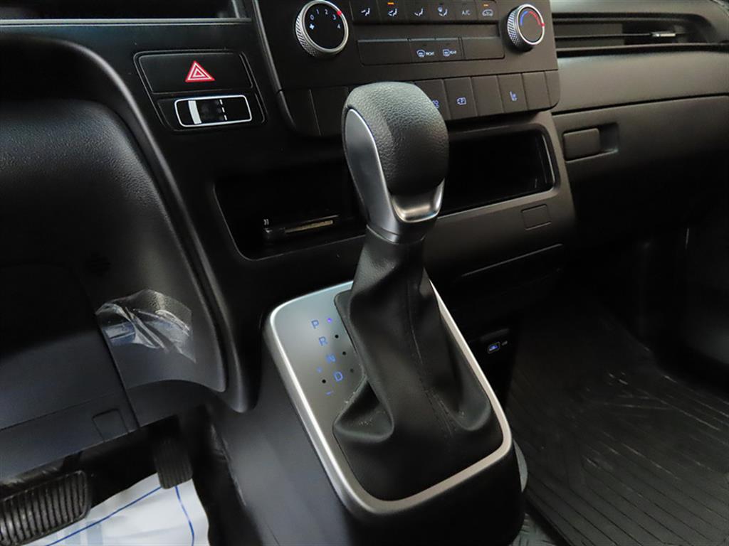 HYUNDAI Staria - Vista 11