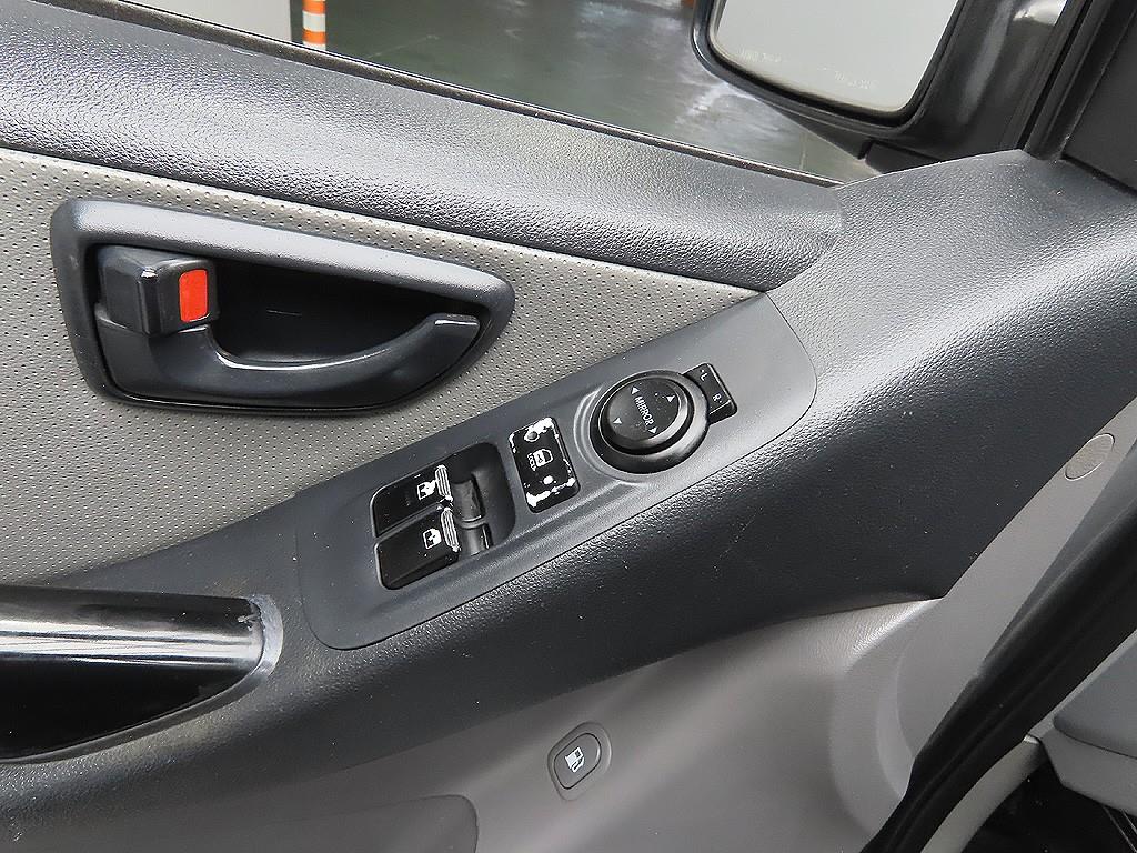 HYUNDAI Starex 2015 Gris - Importación desde Corea - HF Imports Iquique - Foto 12