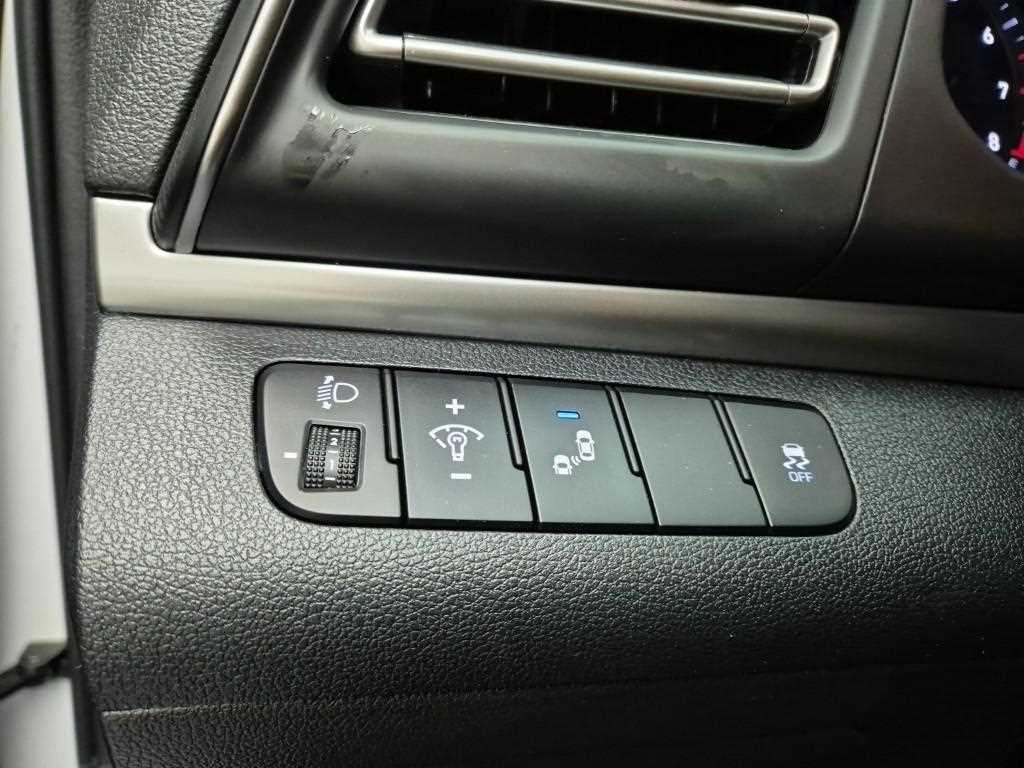 HYUNDAI Avante 2020 Blanco - Importación desde Corea - HF Imports Iquique - Foto 16