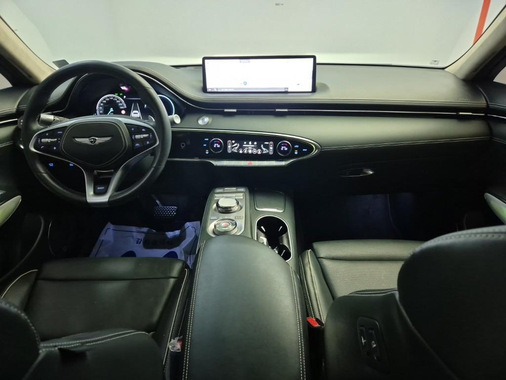 Genesis GV70 - Vista 6