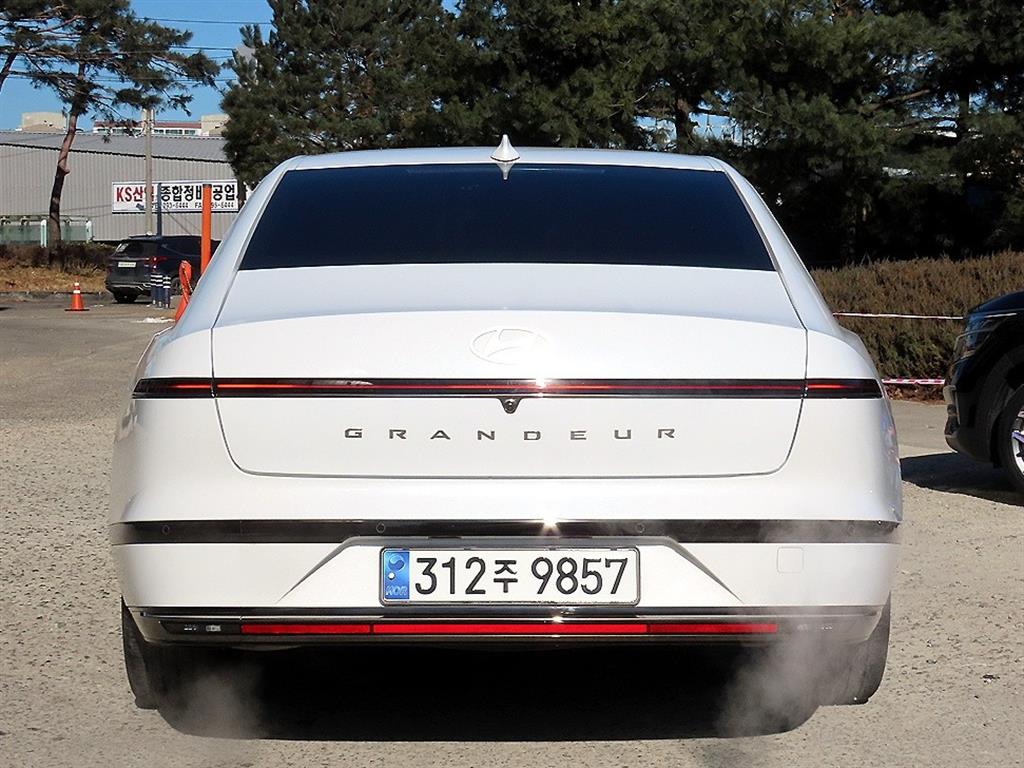 HYUNDAI Grandeur - Vista 4