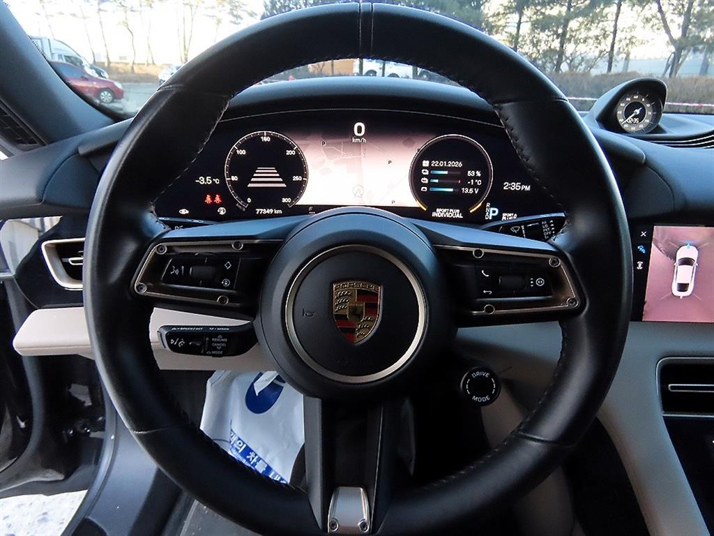 Porsche Taycan - Vista 8