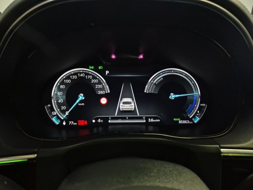 Genesis GV70 - Vista 5