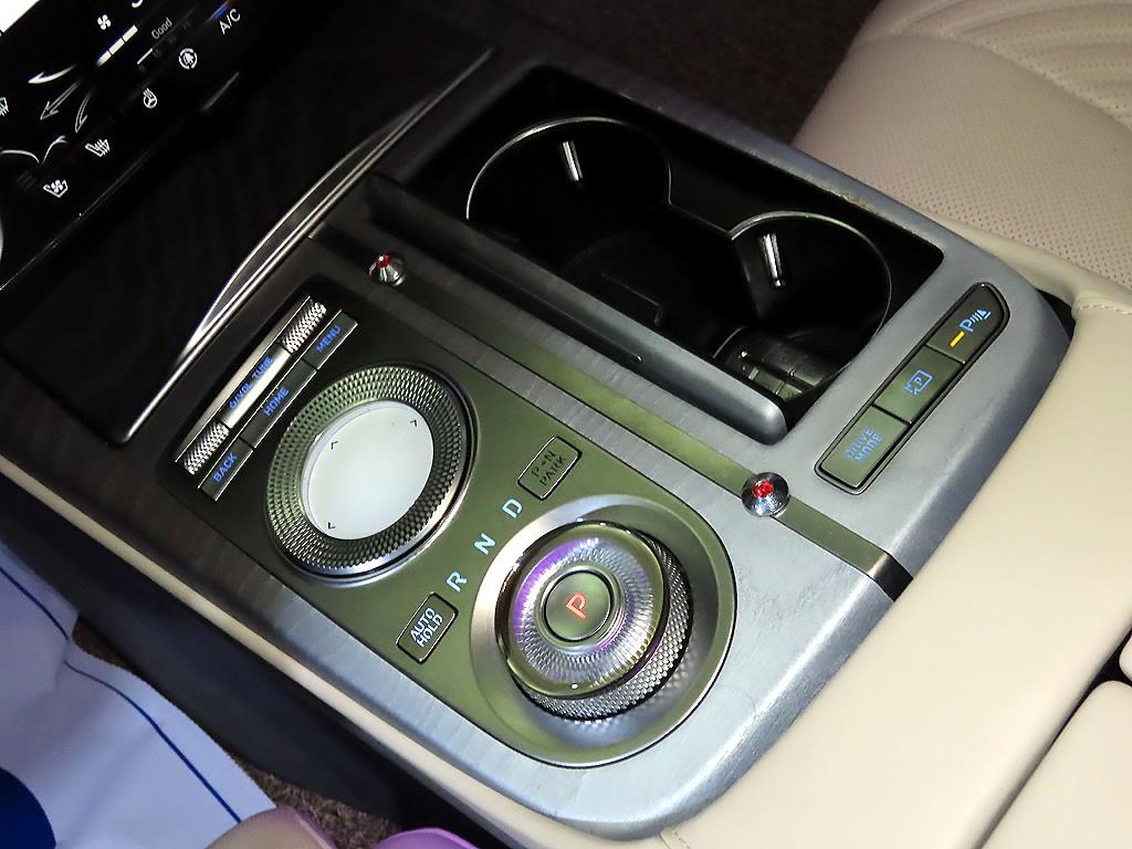 Genesis G80 - Vista 12