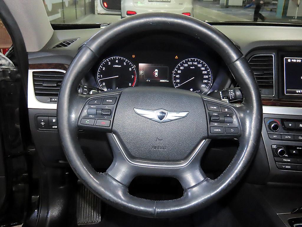 HYUNDAI Genesis - Vista 8